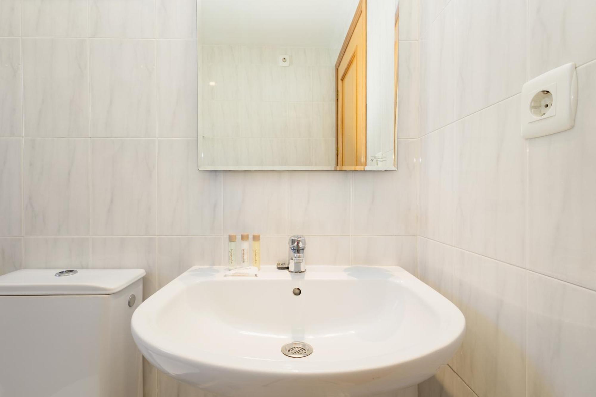 Beautiful Townhouse Walking Distance To The Beach In Costabella, 马尔韦利亚 外观 照片