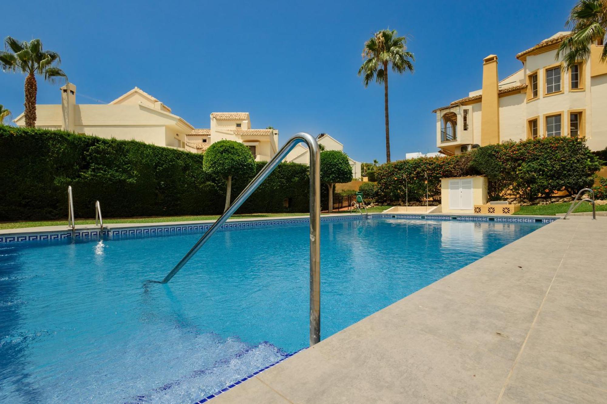 Beautiful Townhouse Walking Distance To The Beach In Costabella, 马尔韦利亚 外观 照片