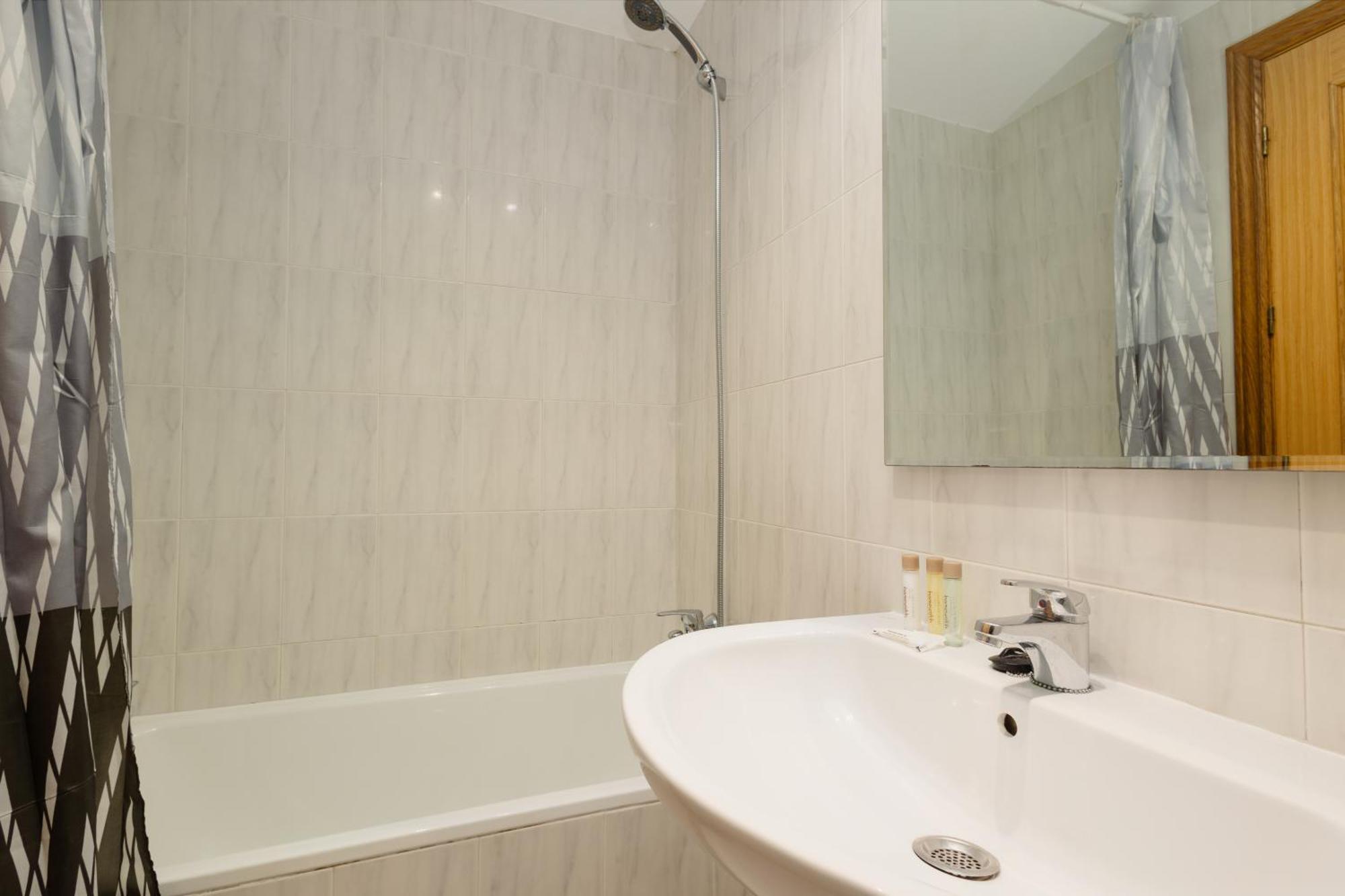 Beautiful Townhouse Walking Distance To The Beach In Costabella, 马尔韦利亚 外观 照片