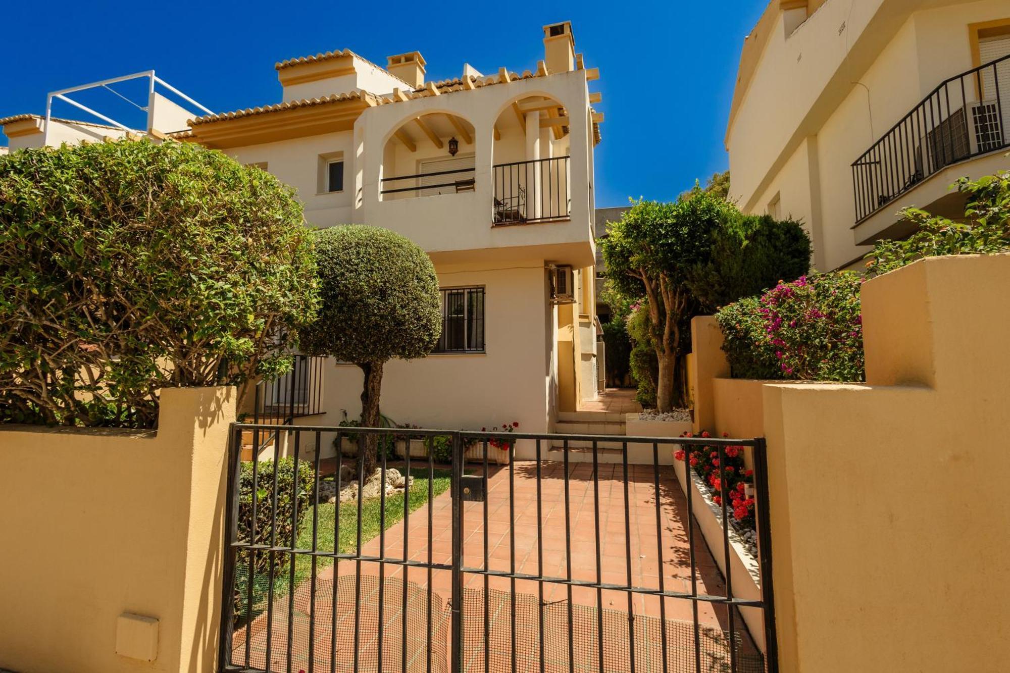 Beautiful Townhouse Walking Distance To The Beach In Costabella, 马尔韦利亚 外观 照片